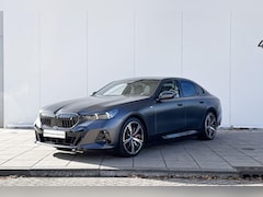 BMW i5 - Sedan eDrive40 M-Sport Pro 20 Inch / Glazen Dak / Comfort Acces / Electrische Achterklep /