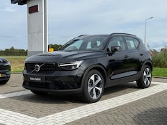 Volvo XC40 - B4 Plus Dark | Trekhaak | Harman / Kardon | Power Seats | Climate Pack |