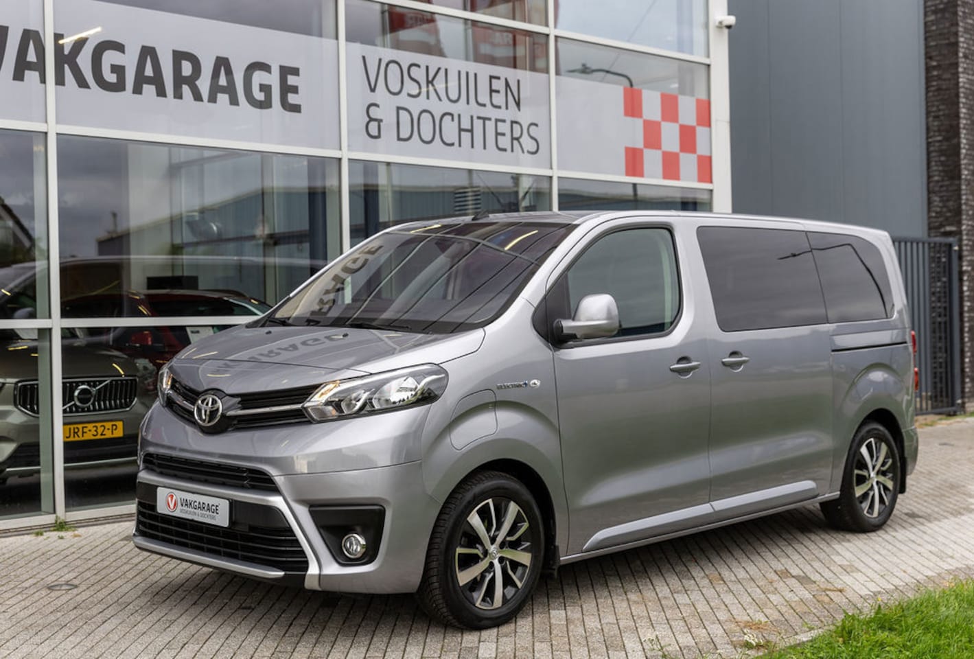 Toyota ProAce Electric Shuttle - L2 8pers | Cool 75 kWh | SOH - AutoWereld.nl
