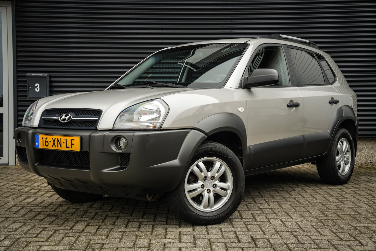 Hyundai Tucson - 2.0i | Org. NL | 1e Eigenaar | Airco | LMV | Metallic Lak | 82dkm | Zeer Mooi! | - AutoWereld.nl