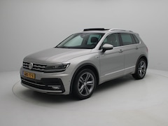 Volkswagen Tiguan - 1.4 TSI 4Motion Highline Business R | Apple Carplay/Android Auto | Panoramadak | Achteruit