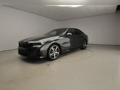 BMW 5-serie - 550e xDrive M Sportpakket Pro | Comfort pakket | Innovation Pack | Travel Pack