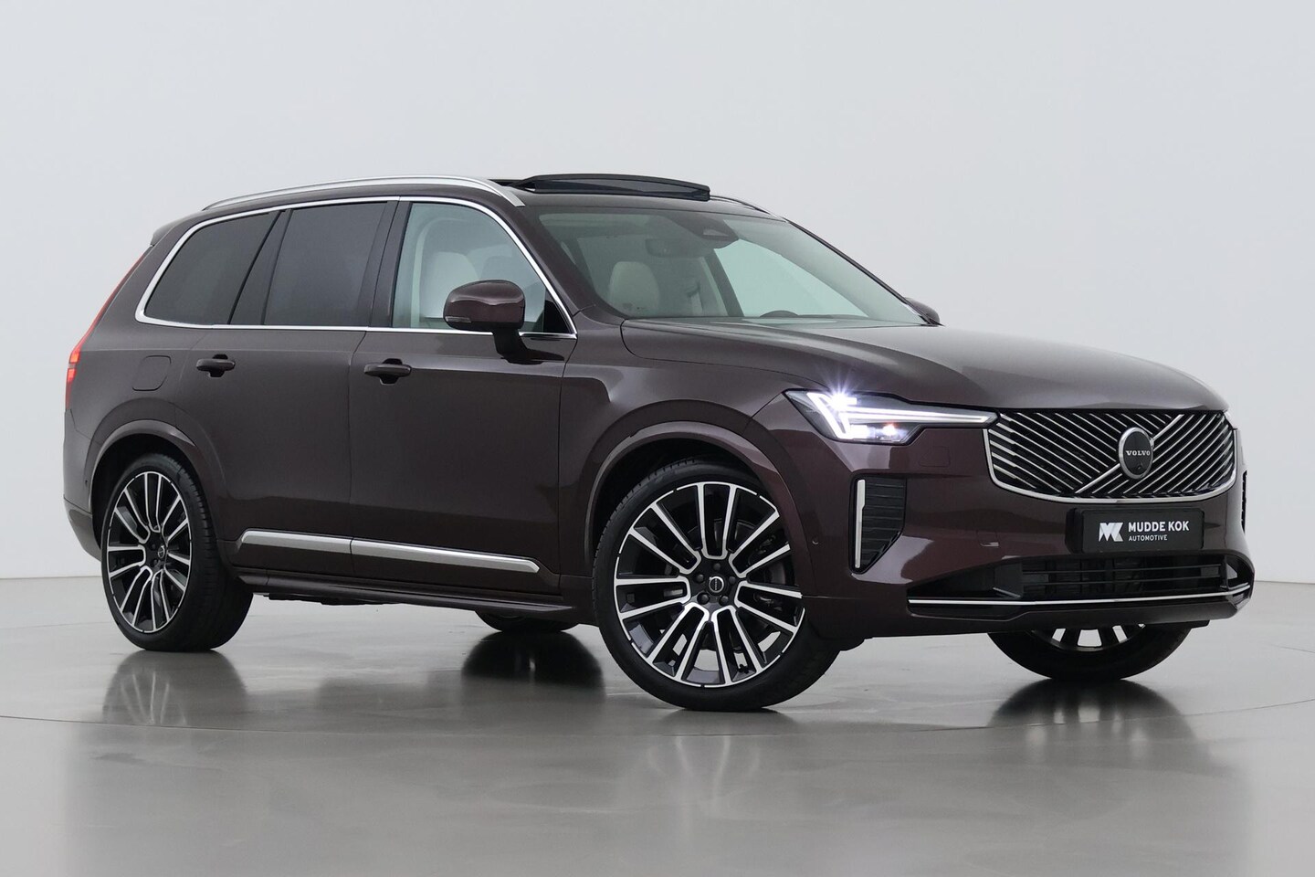 Volvo XC90 - T8 Ultra Bright | Bowers&Wilkins | Luchtvering | Trekhaak | Panoramadak | 360° Camera | Ma - AutoWereld.nl