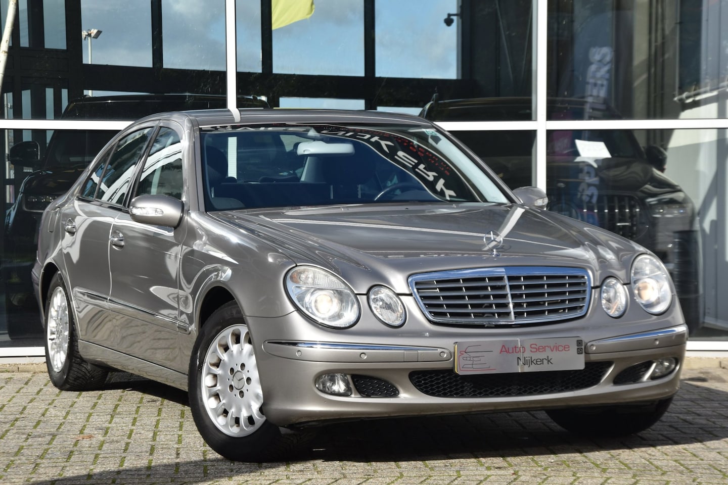 Mercedes-Benz E-klasse - 280 Elegance Aut. Airco Nav. Pdc Trekhaak Youngtimer Zeer Nette Auto - AutoWereld.nl