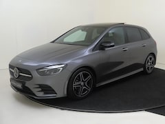 Mercedes-Benz B-klasse - 180 AMG Line / 360Graden-Camera / Panoramadak / Sfeerverlichting /