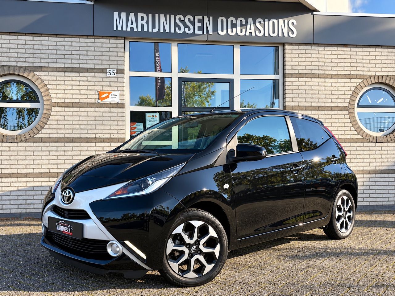 Toyota Aygo - 1.0 VVT-i x-play |Camera|Cruise|Navi|BT| - AutoWereld.nl