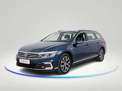 Volkswagen Passat - 1.4 TSI PHEV GTE Business 218 pk Automaat (DSG) | Navigatie | Parkeersensoren | Achteruitr