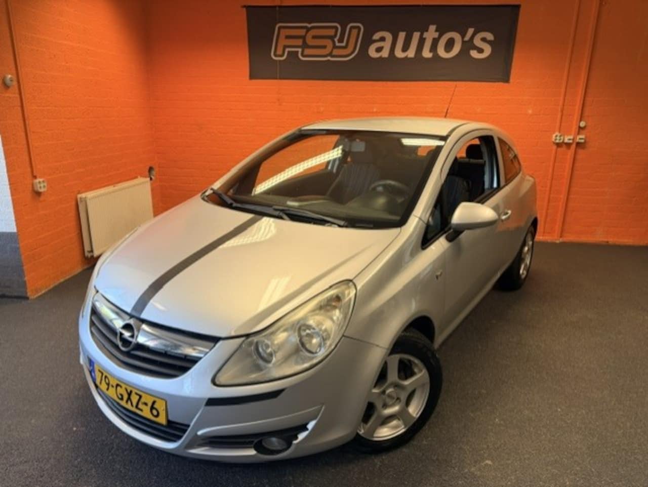 Opel Corsa - 1.2-16V Enjoy / Airco / APK tot 27-10-2027 - AutoWereld.nl