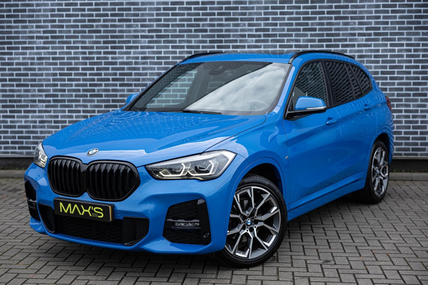 BMW X1 - sDrive18i Business Edition | M-Sport | Trekhaak | Panoramadak | Head-up Display | HiFi Aud - AutoWereld.nl