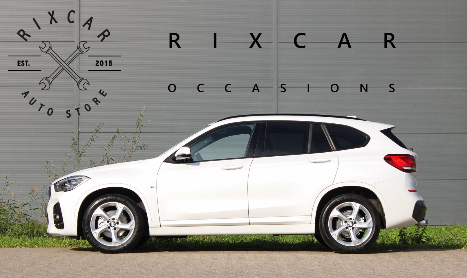 BMW X1 - SDrive18i High Executive M-Sport Leder HUD Sfeerverlichting !!NIEUWBINNEN!! - AutoWereld.nl