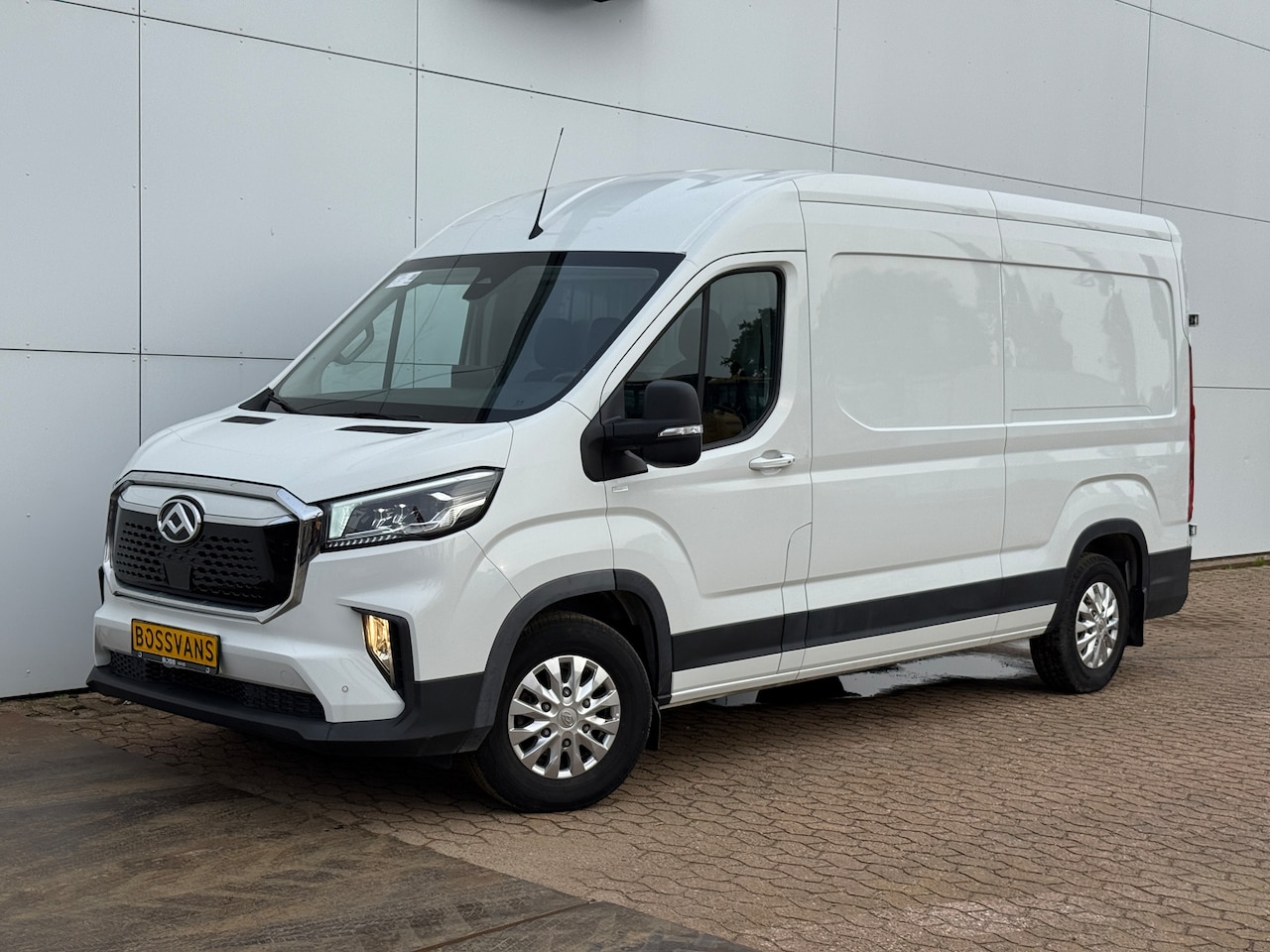 Maxus eDeliver 9 - 72kWh 204PK Elektrisch L3H2 280km WLTP ACC Stoelverwarming Snelladen Carplay LED Airco - AutoWereld.nl