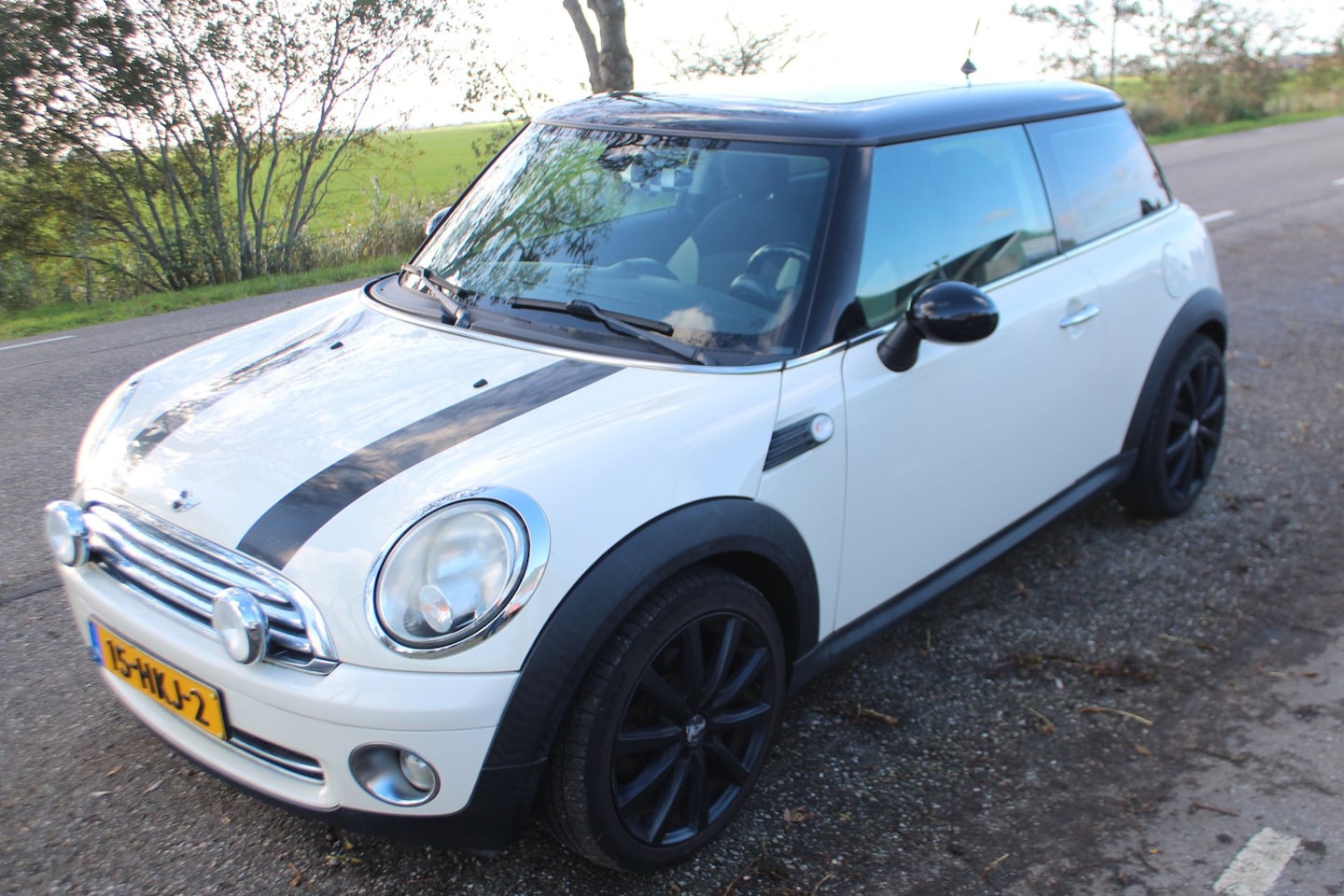 MINI 3-Deurs - 1.6 Cooper Chili // PANO / CRUISE // - AutoWereld.nl