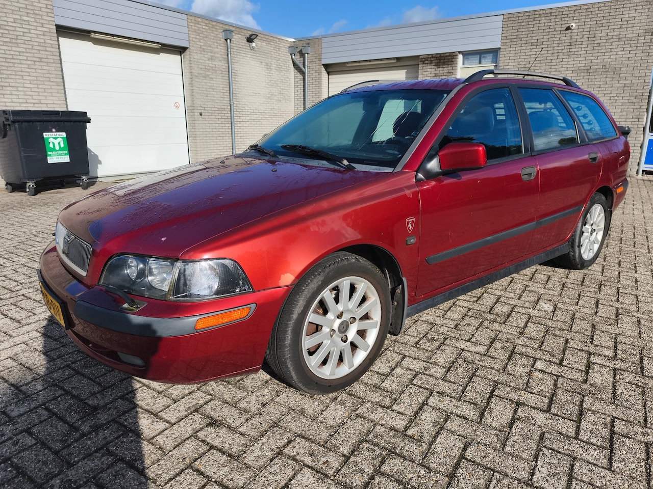 Volvo V40 - 2.0 T Dynamic 2.0 T Dynamic, APK tot 09-07-2027 - AutoWereld.nl