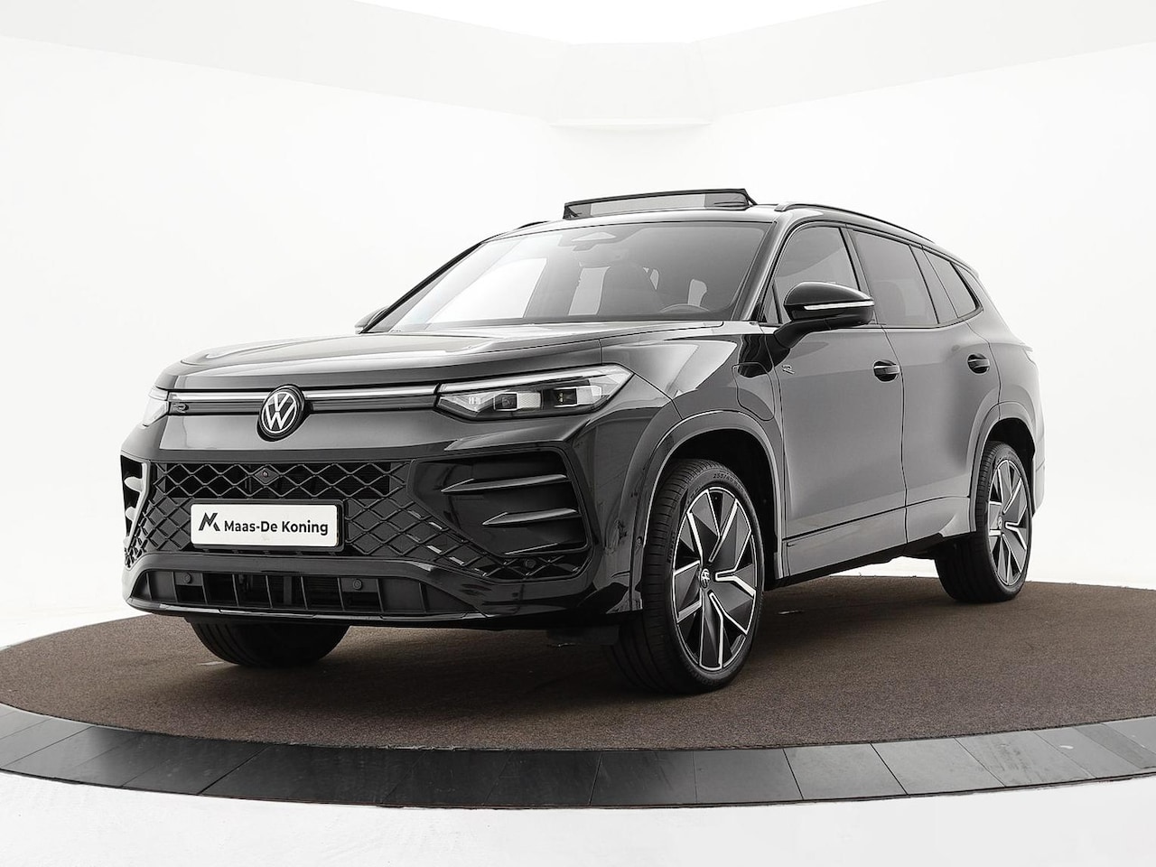 Volkswagen Tayron - 1.5 272pk DSG eHybrid R-Line Edition · Panoramadak · 360 Camera · Wegklapbare Trekhaak · B - AutoWereld.nl