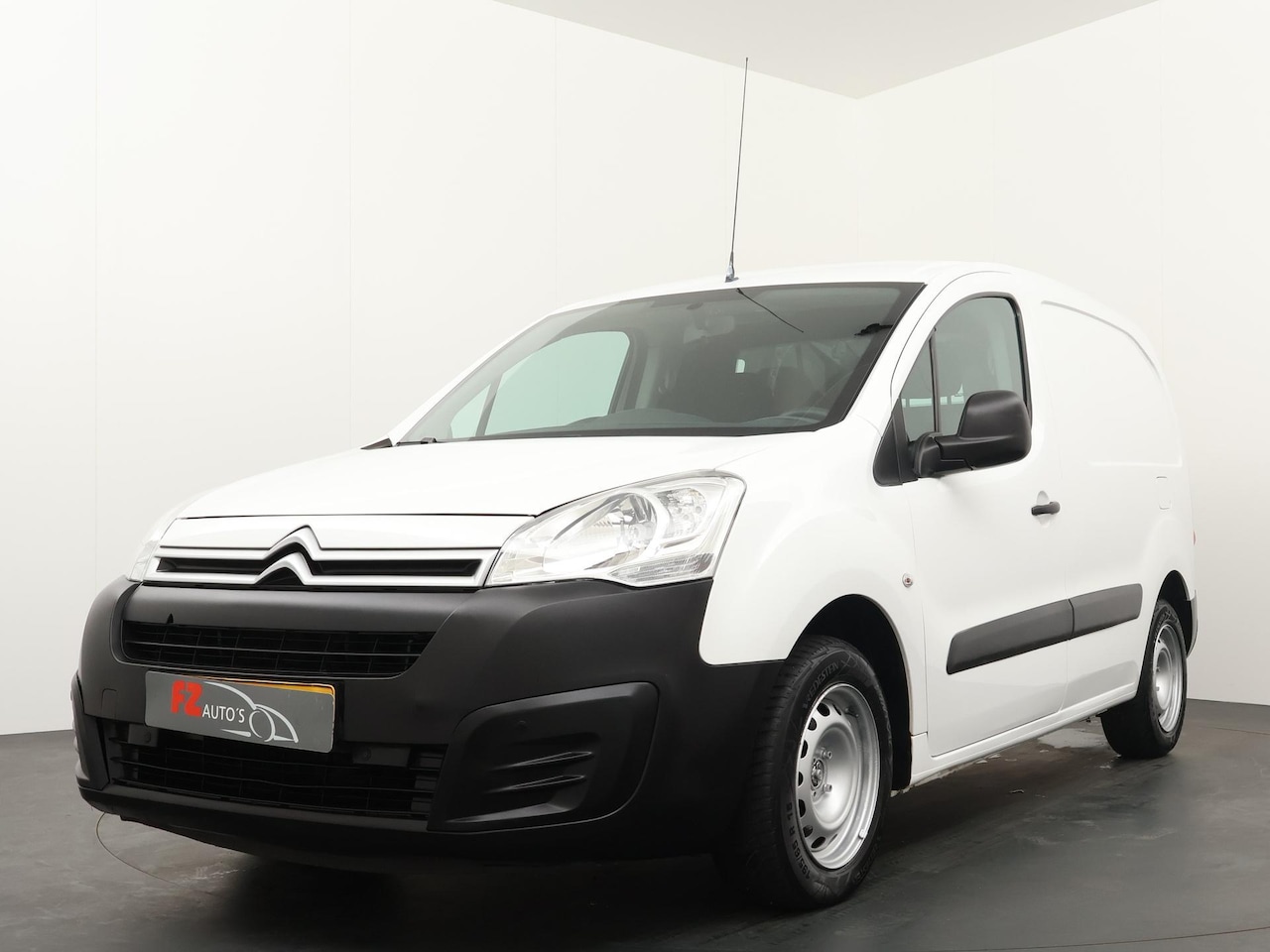 Citroën Berlingo - 1.6 BlueHDI 75 Club - Airconditioning - Cruise Control - Achterdeuren met ruit - AutoWereld.nl
