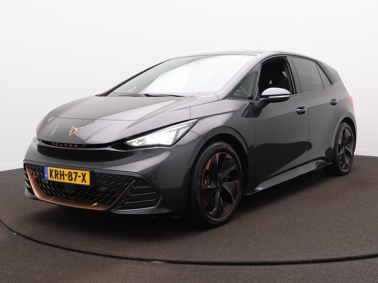 CUPRA Born - Copper Edition 62 kWh | Achteruitrijcamera | Apple Carplay/Android Auto | ACC | - AutoWereld.nl