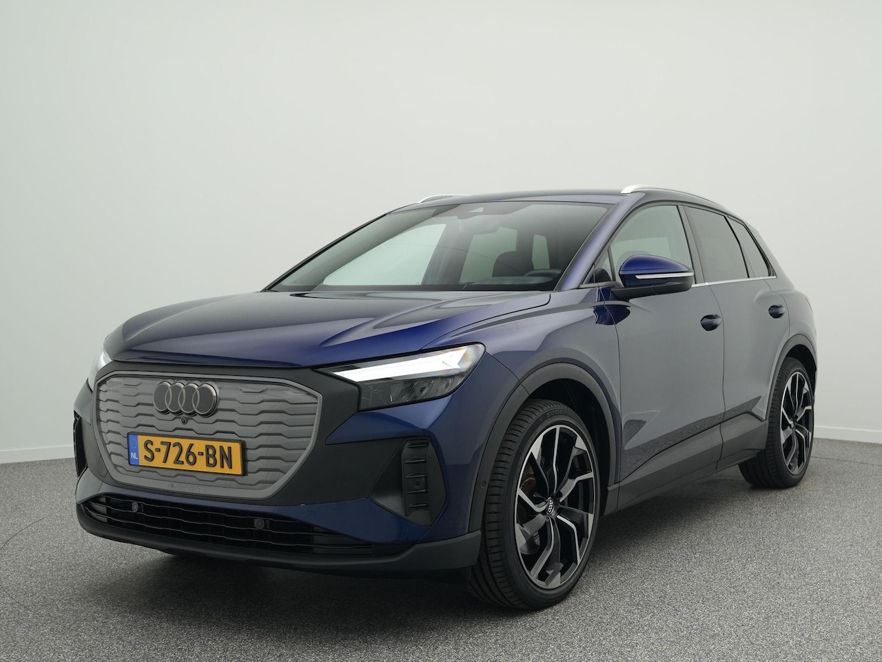 Audi Q4 e-tron - 40 Launch edition Advanced 77 kWh 204 PK | SOH 95,8 | Warmtepomp | Trekhaak | Achteruitrij - AutoWereld.nl