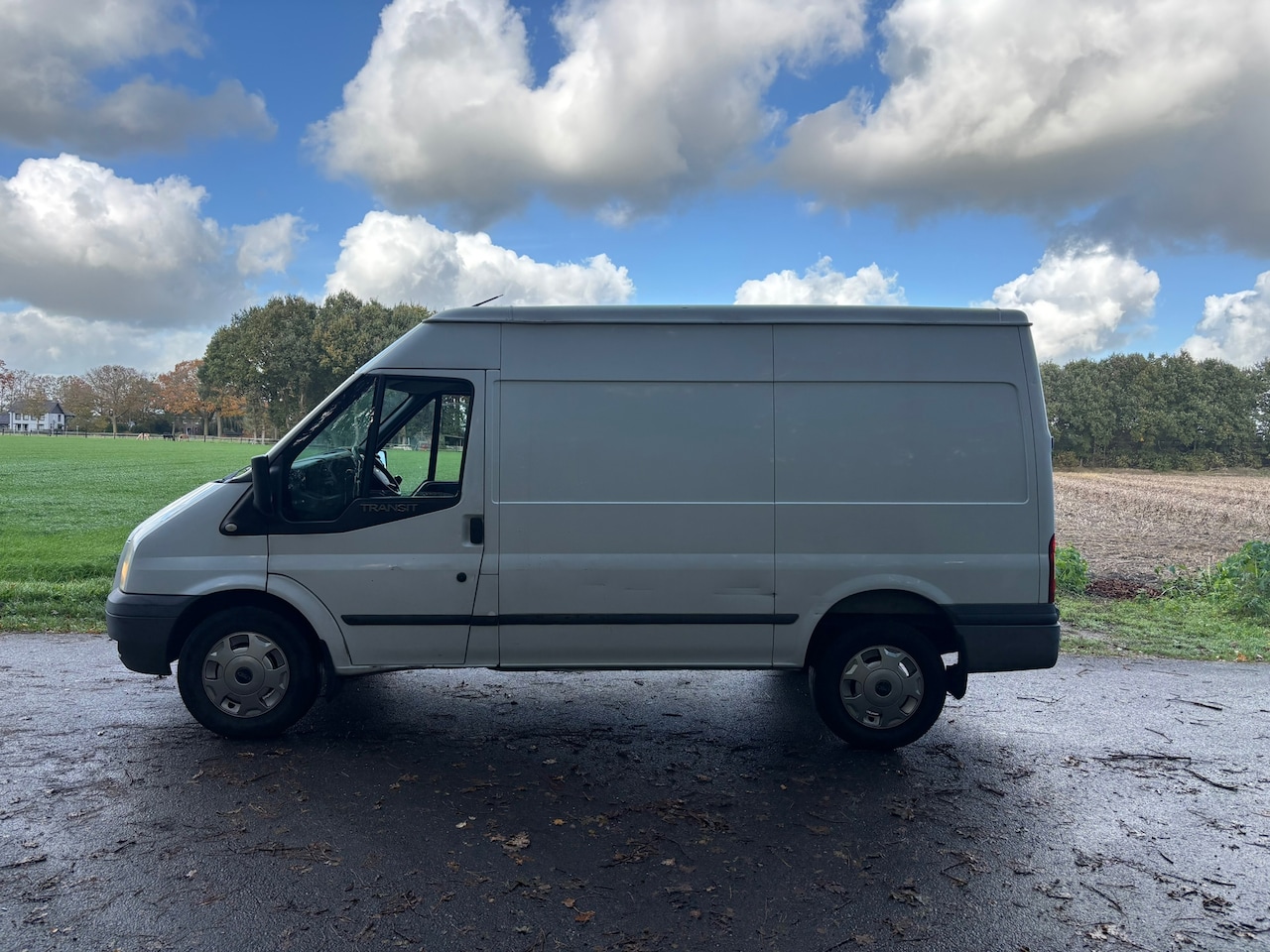 Ford Transit - 350M 2.2 TDCI Ambiente HD achterwielaandrijving - AutoWereld.nl