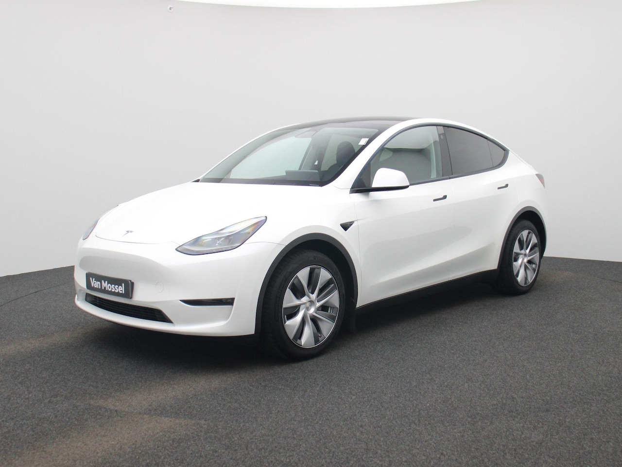 Tesla Model Y - Long Range Dual Motor AWD | Lederen Bekleding | Privacy Glass | Panoramadak | LED Koplampe - AutoWereld.nl