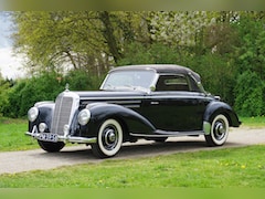 Mercedes-Benz 220 - Cabriolet |W187 |Motor gereviseerd |Matching numbers met datakaart |Groen 1e leder origine