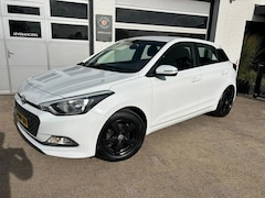 Hyundai i20 - 1.4i i-Motion AUTOMAAT|PDC|CRUISE|TREKHAAK