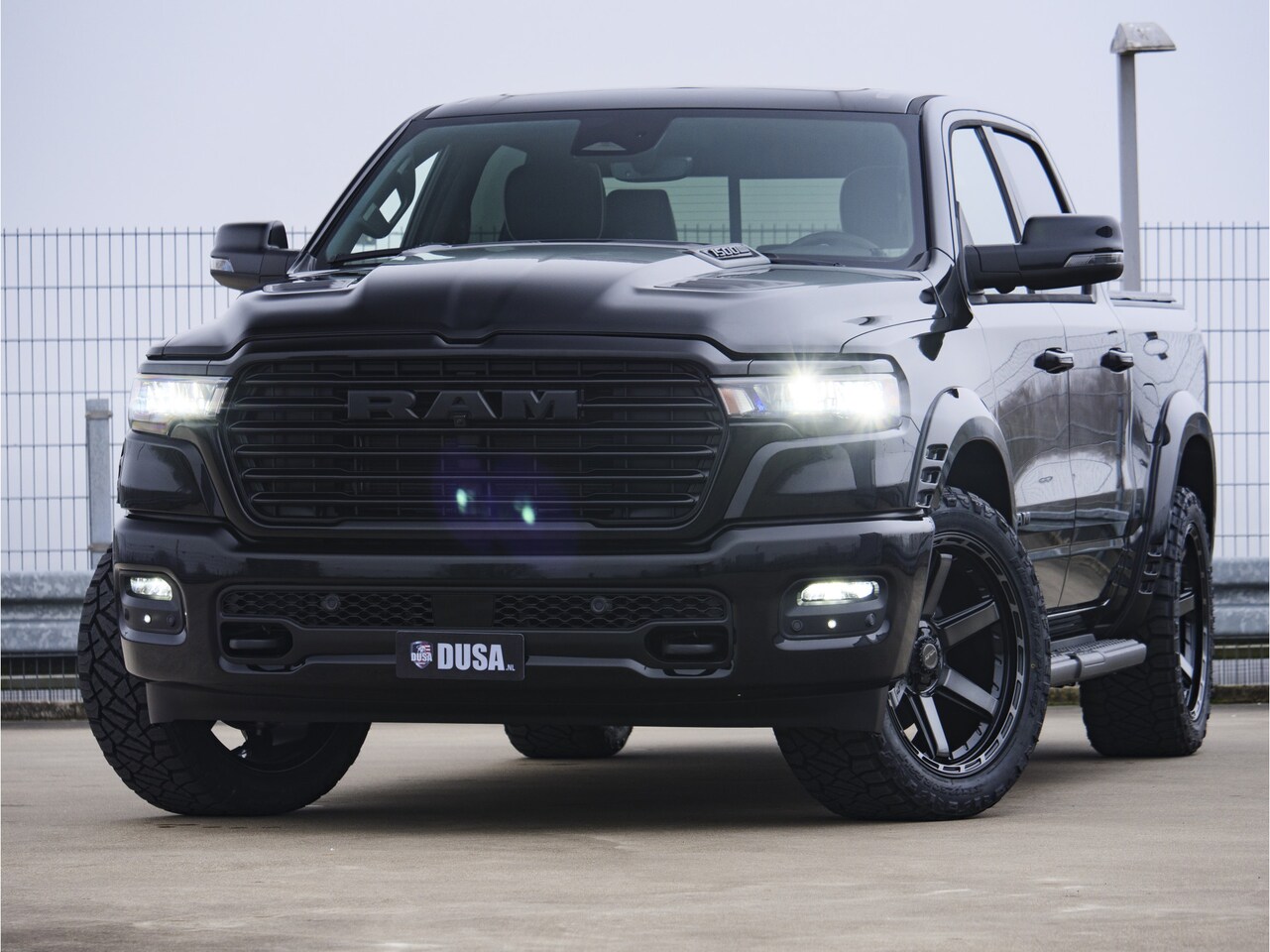 Dodge Ram 1500 - | Laramie | Night | 3.0L I6 Hurricane | 4X4 | BPM-VRIJ | 14,4-inch Touchscreen | Passenger - AutoWereld.nl