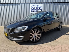Volvo V60 - 2.4 D6 Twin Engine R-Design|Leder|Pano|Trekhaak(EXPORTPRIJS)