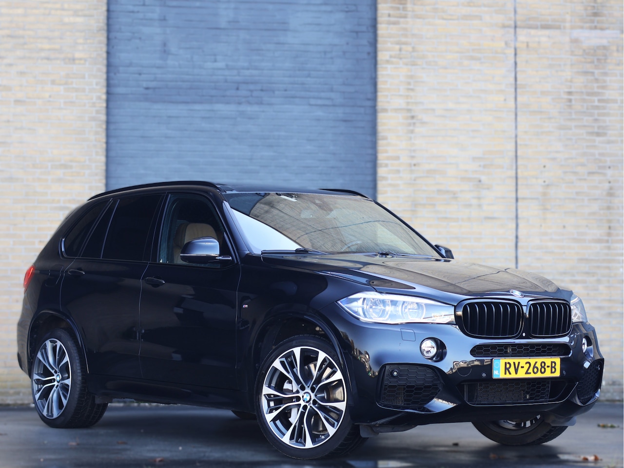 BMW X5 - xDrive50i V8 High Executive M Sport | Pano | 360° Cam | Harman/Kardon | Leder | - AutoWereld.nl
