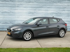 SEAT Leon - 1.0 TSI Style Business Intense Trekhaak Carplay