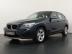 BMW X1 - sDrive20i Limited Series Automaat - Navigatie - Climate Control - Trekhaak