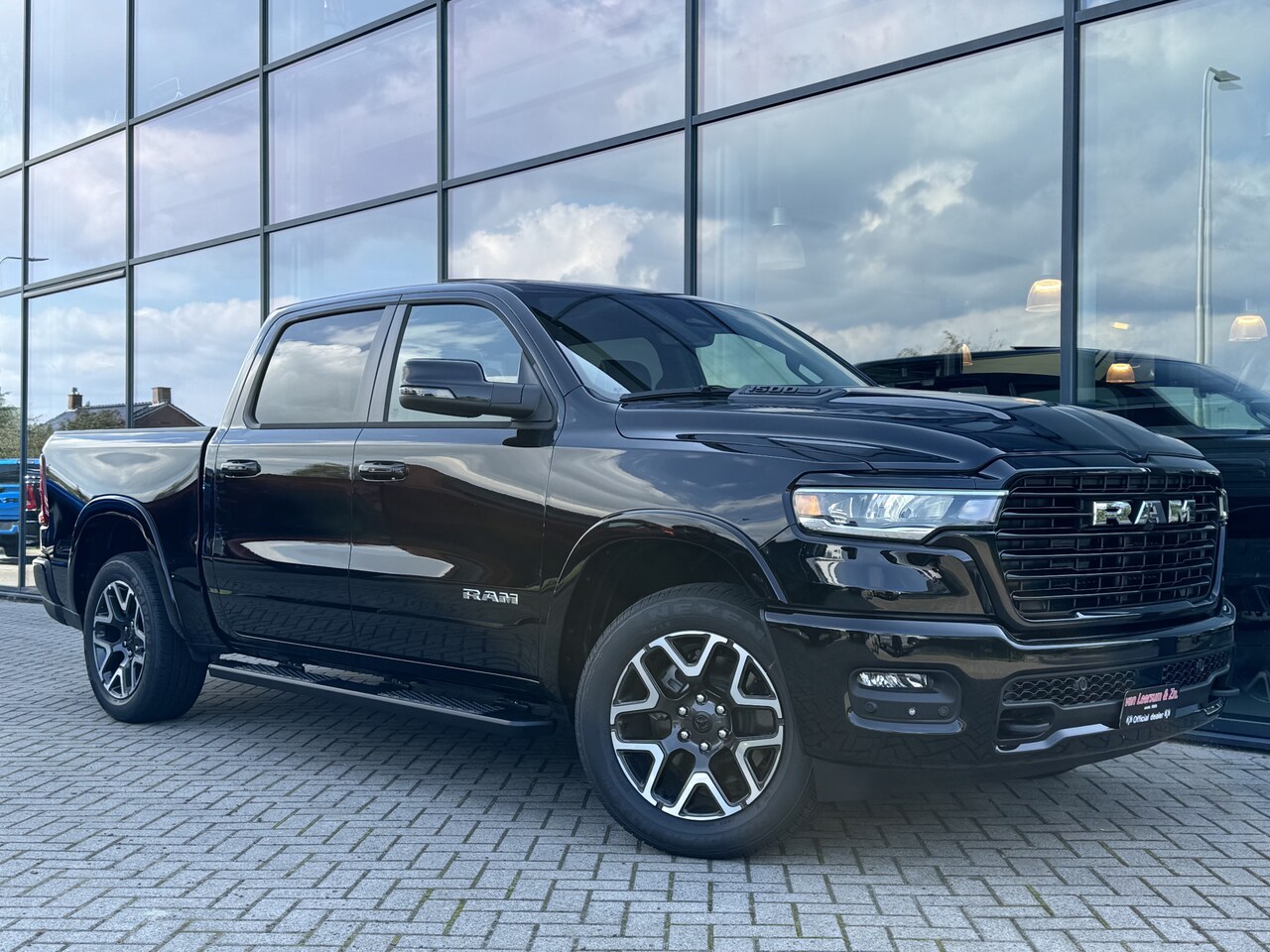 Dodge Ram 1500 - Laramie Sport Hurricane | 3 jaar garantie | Pano | Alpine | Achteruitrijcamera - AutoWereld.nl