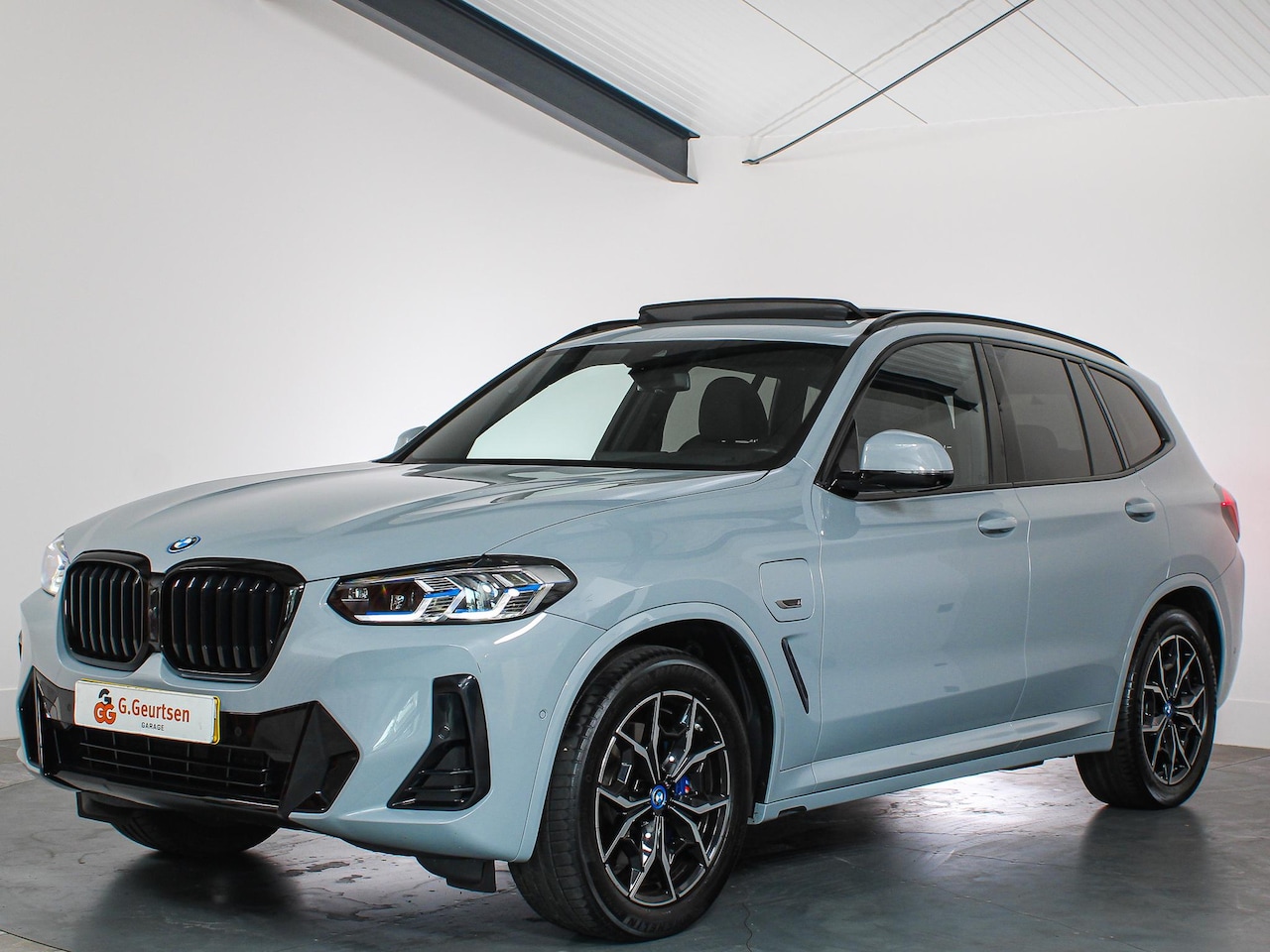 BMW X3 - xDrive30e M-Sport LCI Laser, Panoramadak, 360Camera, Head-Up, Brooklyn Grau, Dealer onderh - AutoWereld.nl