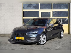 SEAT Leon - 1.0 eTSI Automaat FR Business BJ2022 Lmv 17" | Led V+A | Pdc | Elek. trekhaak | App-Connec