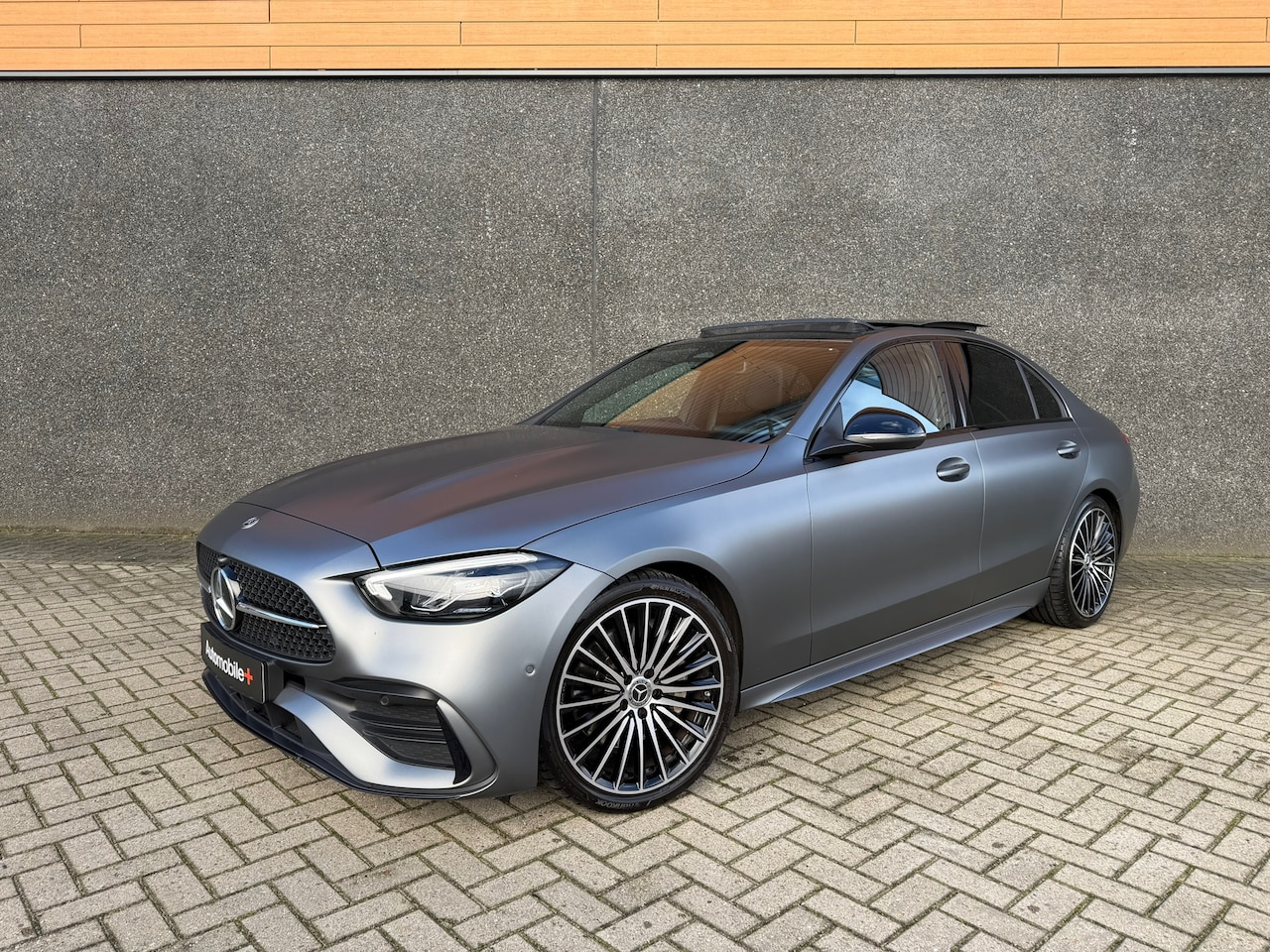 Mercedes-Benz C-klasse - 200 AMG Night Pano Ambi Camera Designo matte lak - AutoWereld.nl