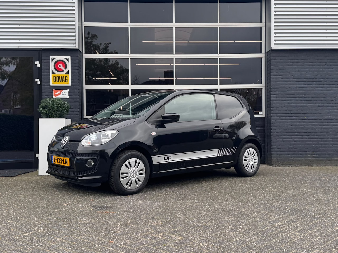 Volkswagen Up! - 1.0 move up! BlueMotion 1.0 move up! BlueMotion, Airco, CarPlay, Stoelverwarming, Radio, APK - AutoWereld.nl