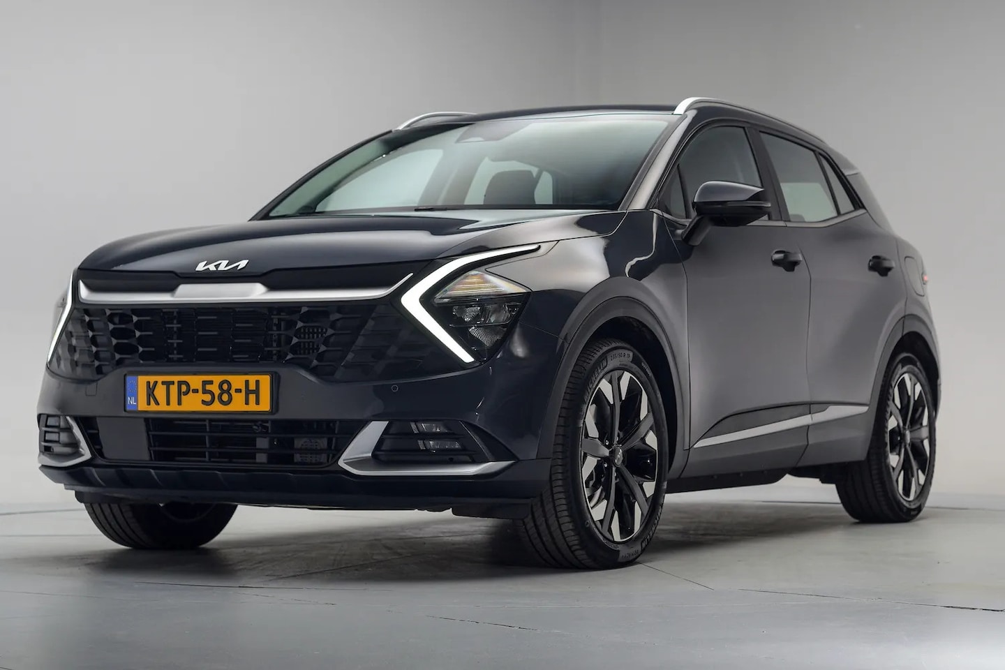 Kia Sportage - 1.6 GDi PHEV AWD 265pk DynamicLine Aut. [ LED Adapt.cruise Navi Camera ] - AutoWereld.nl