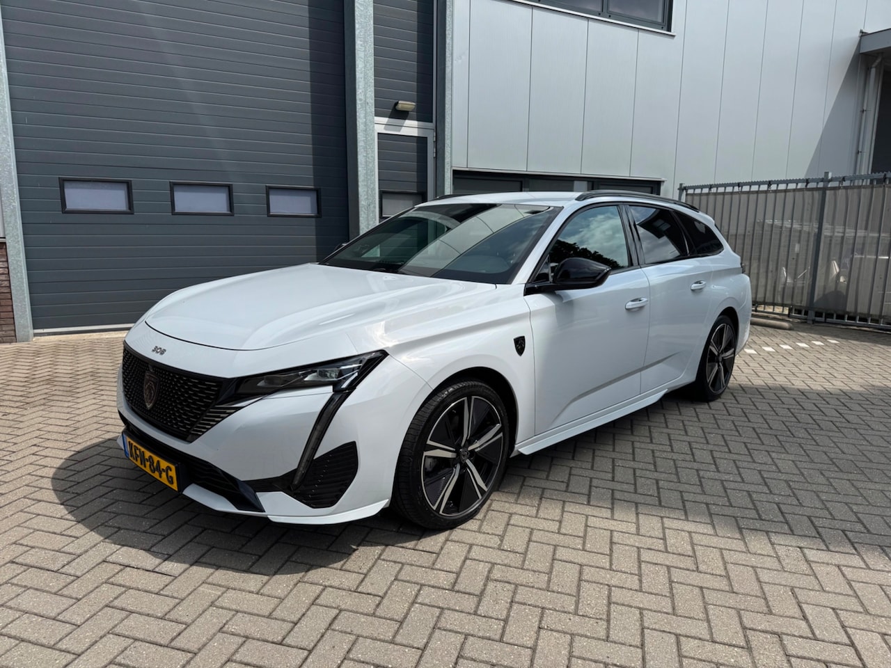 Peugeot 308 SW - 1.2 PureTech GT Automaat, Focal Sound, Alcantara, Camera, etc. - AutoWereld.nl