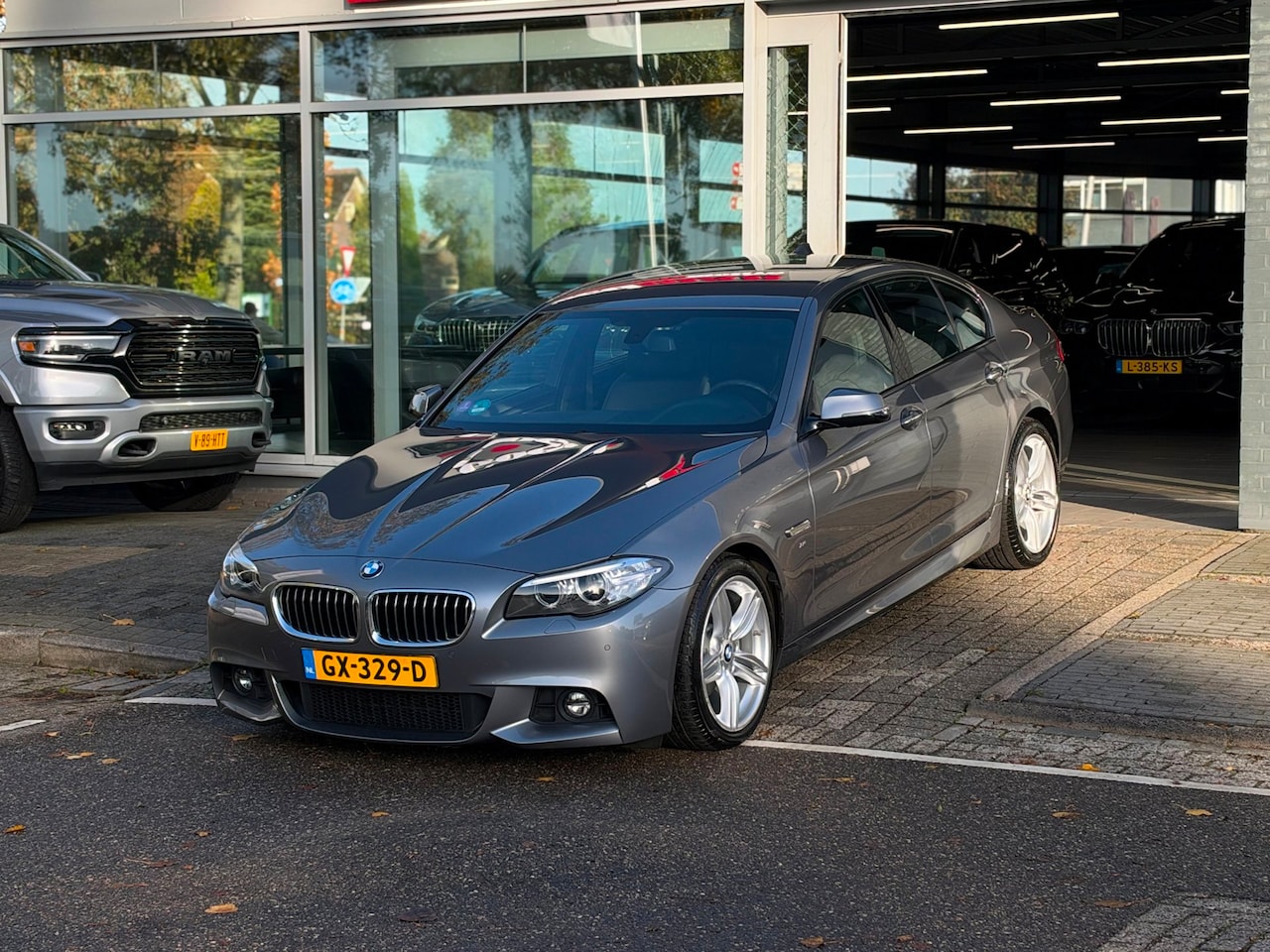 BMW 5-serie - 520i High Executive M-PAKKET DEALER OND. NL-AUTO NAP! - AutoWereld.nl