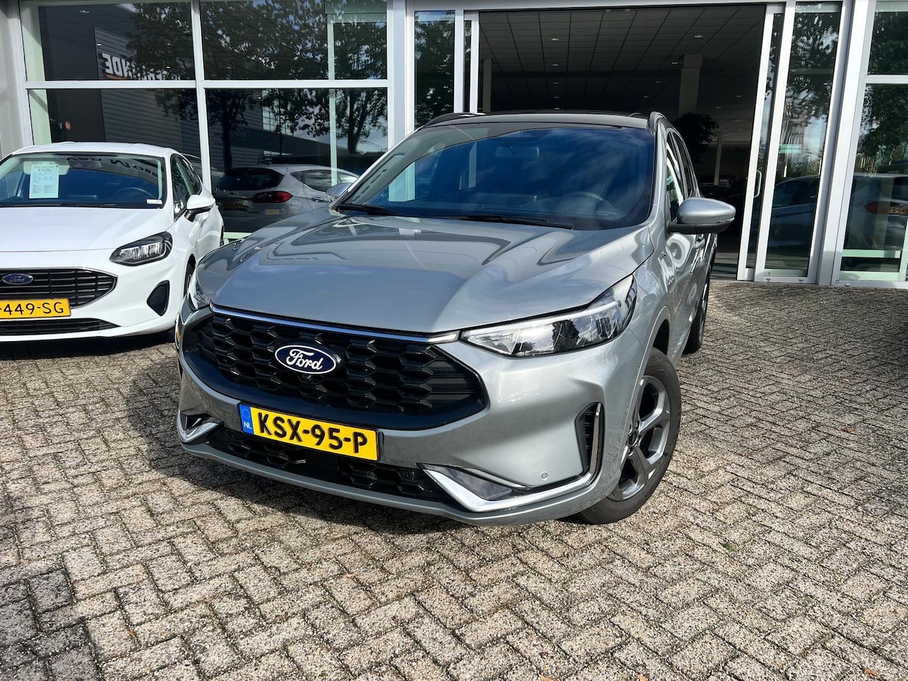 Ford Kuga - 2.5 PHEV ST-Line X | Panoramadak | Afneembare Trekhaak | Adaptieve Cruise Control | Stoel- - AutoWereld.nl