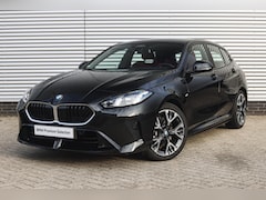 BMW 1-serie - 120 M Sport Automaat / Sportstoelen / Achteruitrijcamera / M Adaptief onderstel / Adaptiev