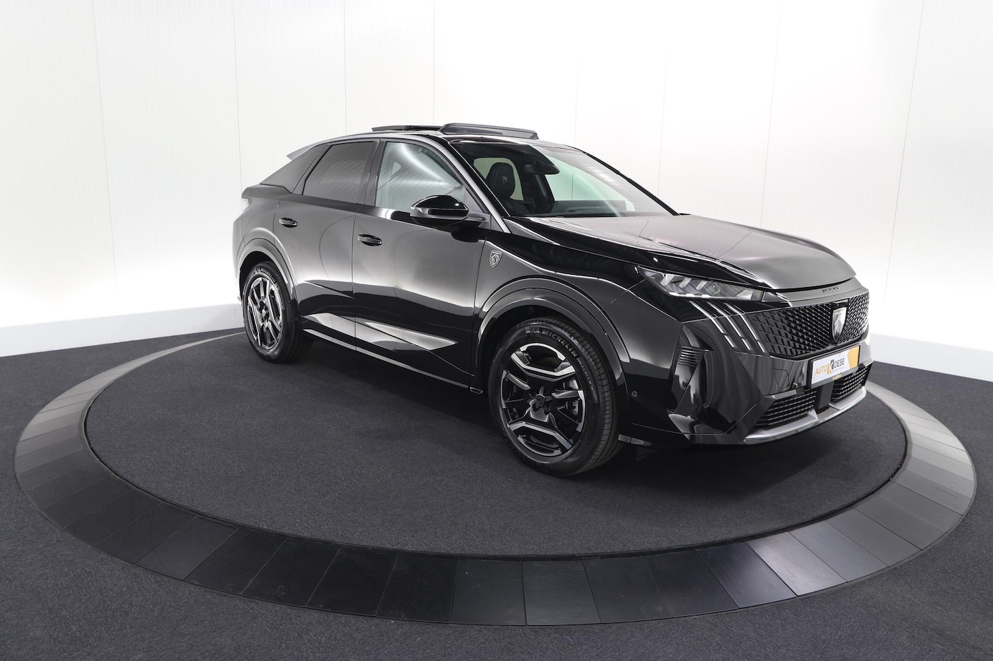 Peugeot e-3008 - GT Avantage 210 73 kWh | Schuif-/Kanteldak | Warmtepomp | 360 Vision & Drive Plus Pack | E - AutoWereld.nl
