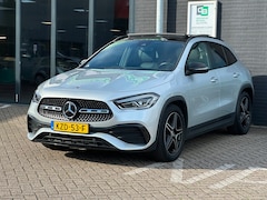 Mercedes-Benz GLA-Klasse - 180 AMG Line/PANO-DAK/CAMERA/CARPLAY/LED/NETTE STAAT