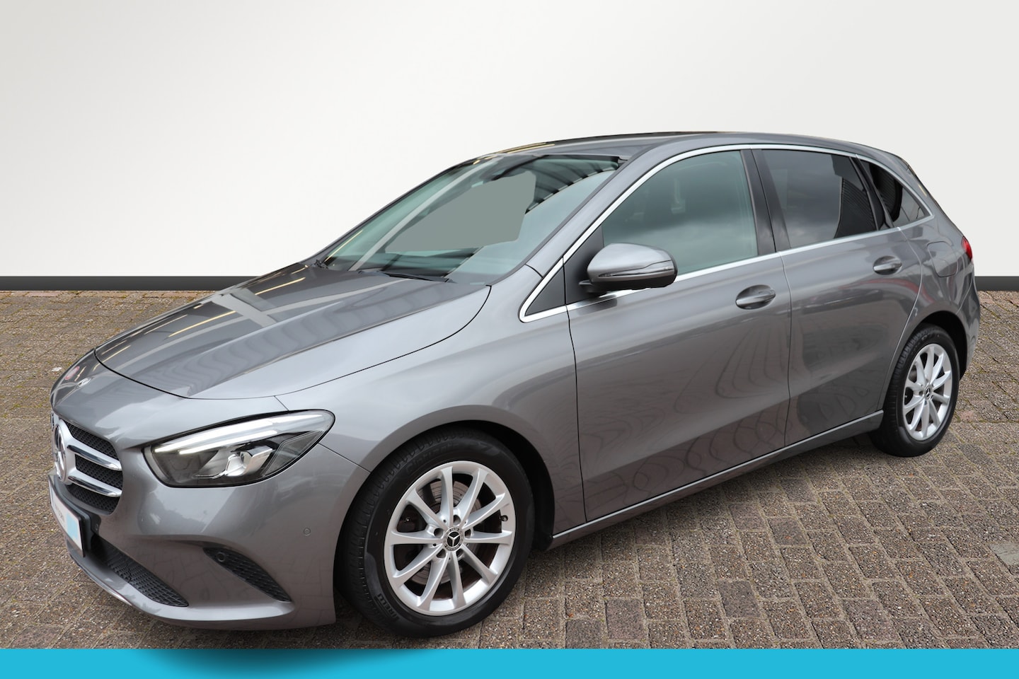 Mercedes-Benz B-klasse - 250 Premium Plus. Automaat, wegklapbare trekhaak, navigatie. - AutoWereld.nl