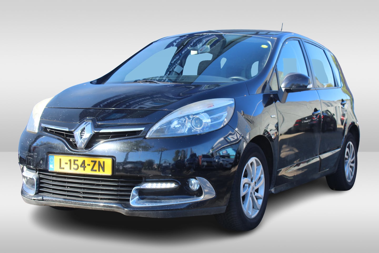 Renault Scénic - 1.5 dCi Bose l Cruise control l PDC l Achteruitrijcamera l Airco l Export - AutoWereld.nl