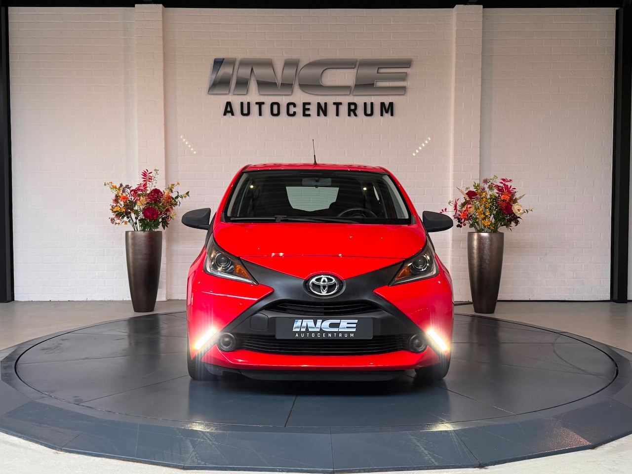 Toyota Aygo - 1.0 VVT-i x-now | Airco | AUX/USB | Cruise Control - AutoWereld.nl