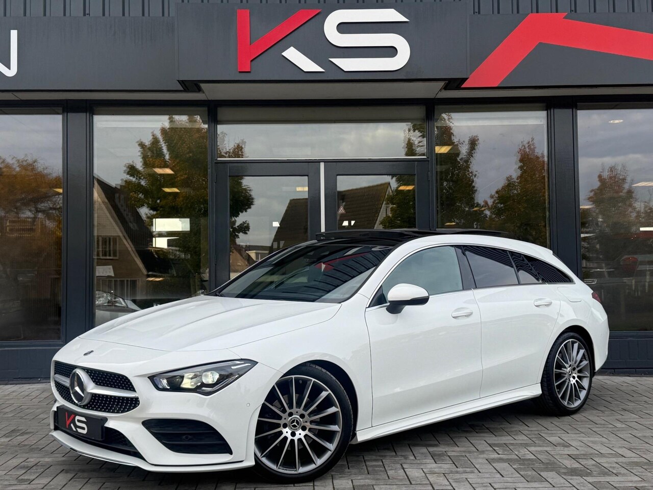 Mercedes-Benz CLA-klasse Shooting Brake - 200 AMG Ambiente Pano Camera Led - AutoWereld.nl