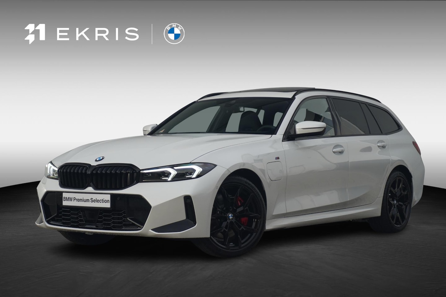 BMW 3-serie Touring - 330e | M Sportpakket Pro | Panoramadak | Harman Kardon | M Sportstoelen | Stuur-/stoelverw - AutoWereld.nl