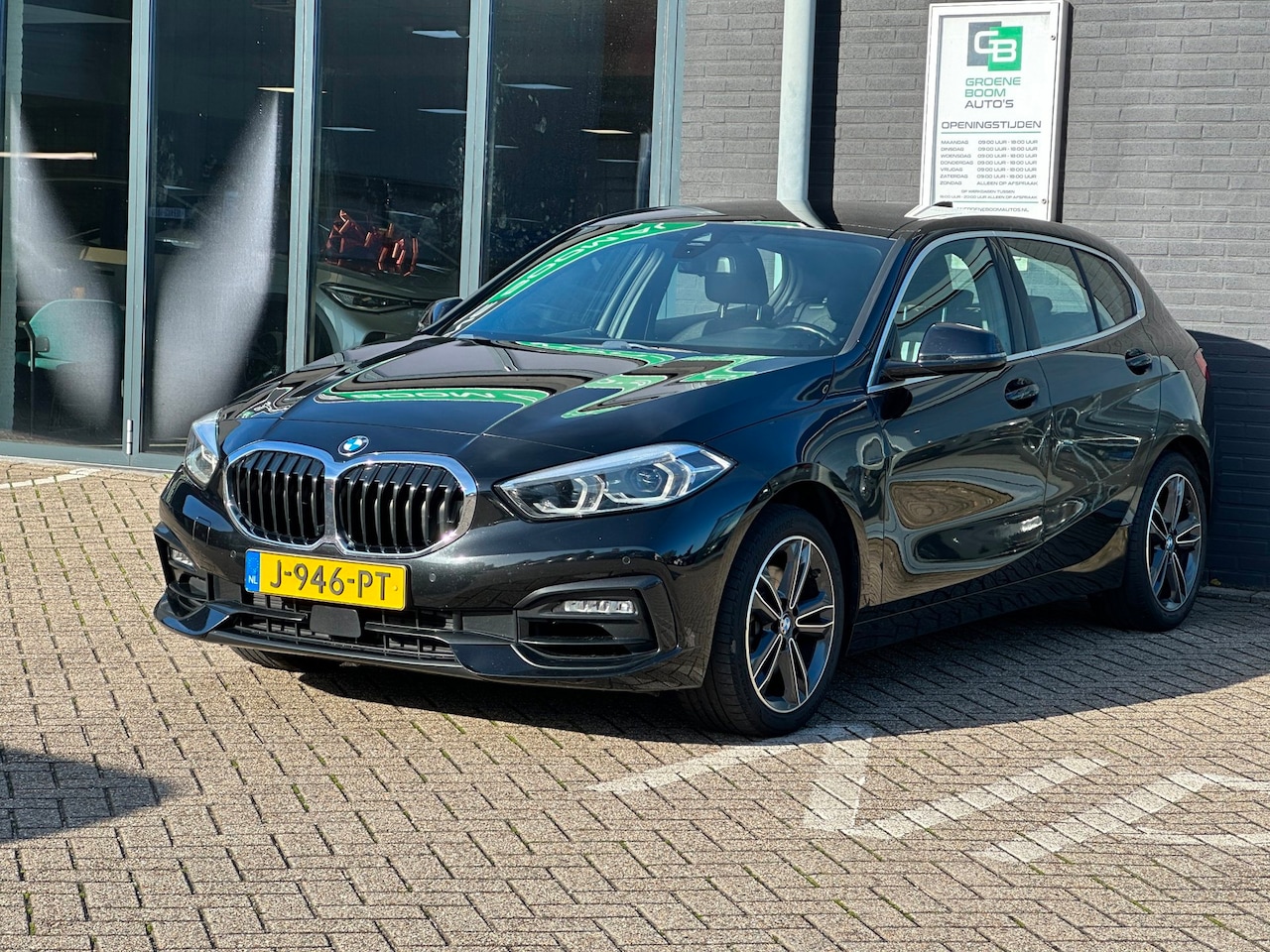 BMW 1-serie - 118i Executive Edition/2E EIG/NAVI/CARPLAY/LED/NL AUTO NAP!! - AutoWereld.nl