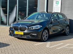 BMW 1-serie - 118i Executive Edition/2E EIG/NAVI/CARPLAY/LED/NL AUTO NAP
