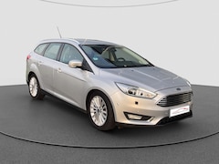 Ford Focus Wagon - 1.5 TDCI Titanium Edition Nw. APK | Leder | Navi | D.hoek | Trekhaak